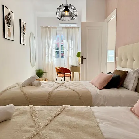 Stunning 3bd, 2bh With Pool, Bbq Terrace *