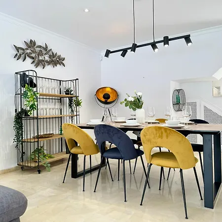 Stunning 3bd, 2bh With Pool, Bbq Terrace *