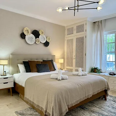 Stunning 3bd, 2bh With Pool, Bbq Terrace *