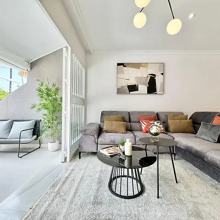 Stunning 3bd, 2bh With Pool, Bbq Terrace Holiday home *